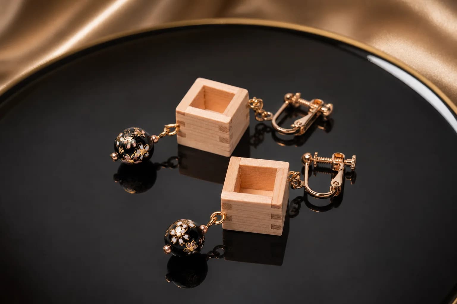 KUMIKI — Black Blossom Earrings